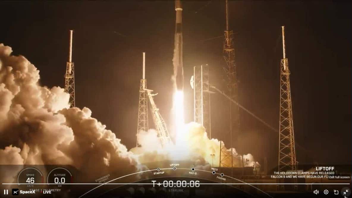 Falcon 9 rocket sends Starlink satellites to space